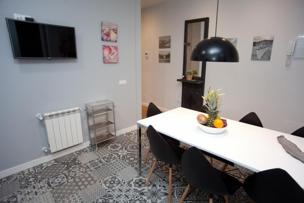 Sol Gran Via Apartment Madrid Exterior photo